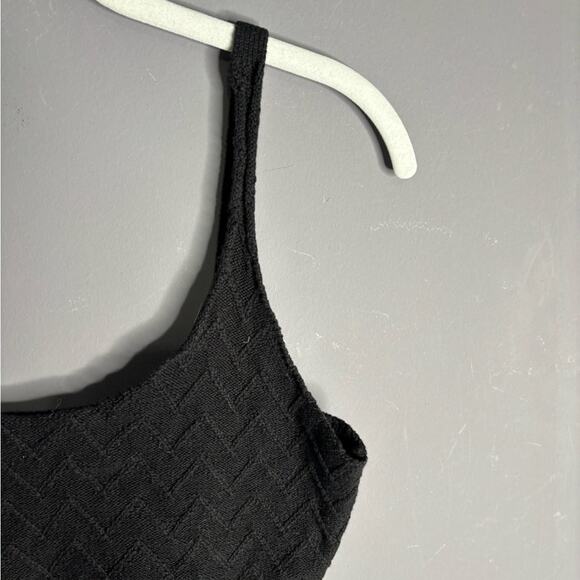 Charlie Holiday Black Cropped Pullover Sweater Tank Size 6 - Picture 3 of 6